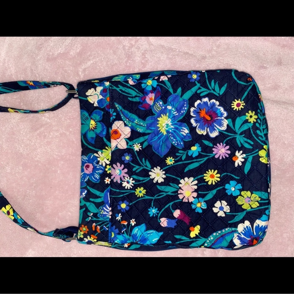 Vera Bradley Crossbody Bag 👜 - Picture 7 of 8